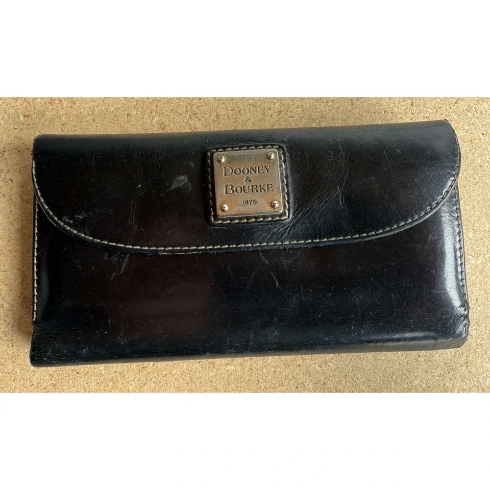 Dooney & Bourke Signature Leather Monogram 1975 Logo Continental Wallet Black‎
